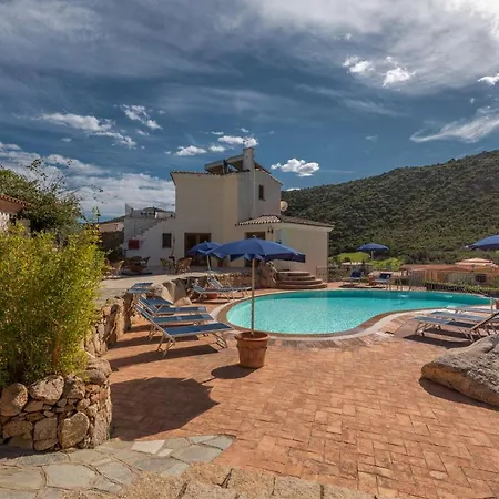 Stunning Bouganvillage Bedroom Sleeps 4 Child * Tanaunella